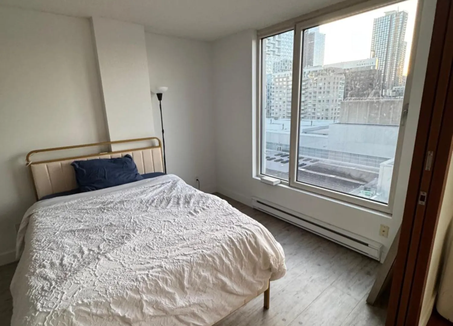 Cozy 1 bedroom in the heart of Old Port Montreal 0*,