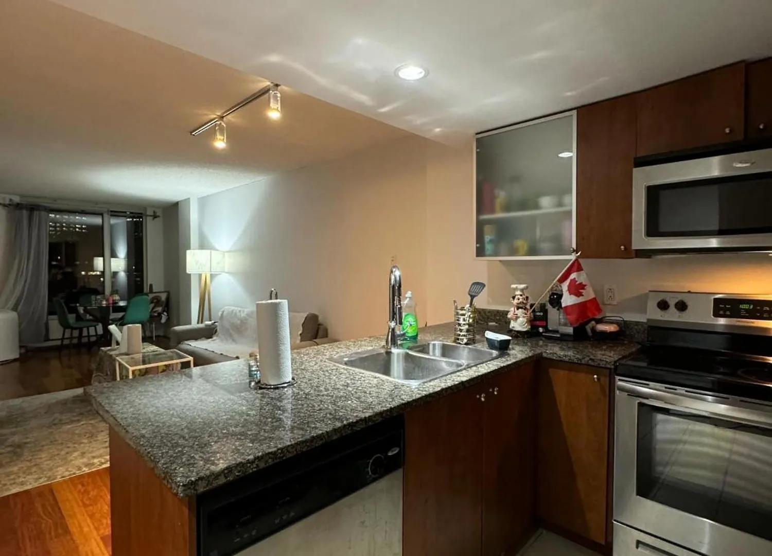 Cozy 1 bedroom in the heart of Old Port Montreal 0*,  Kanada