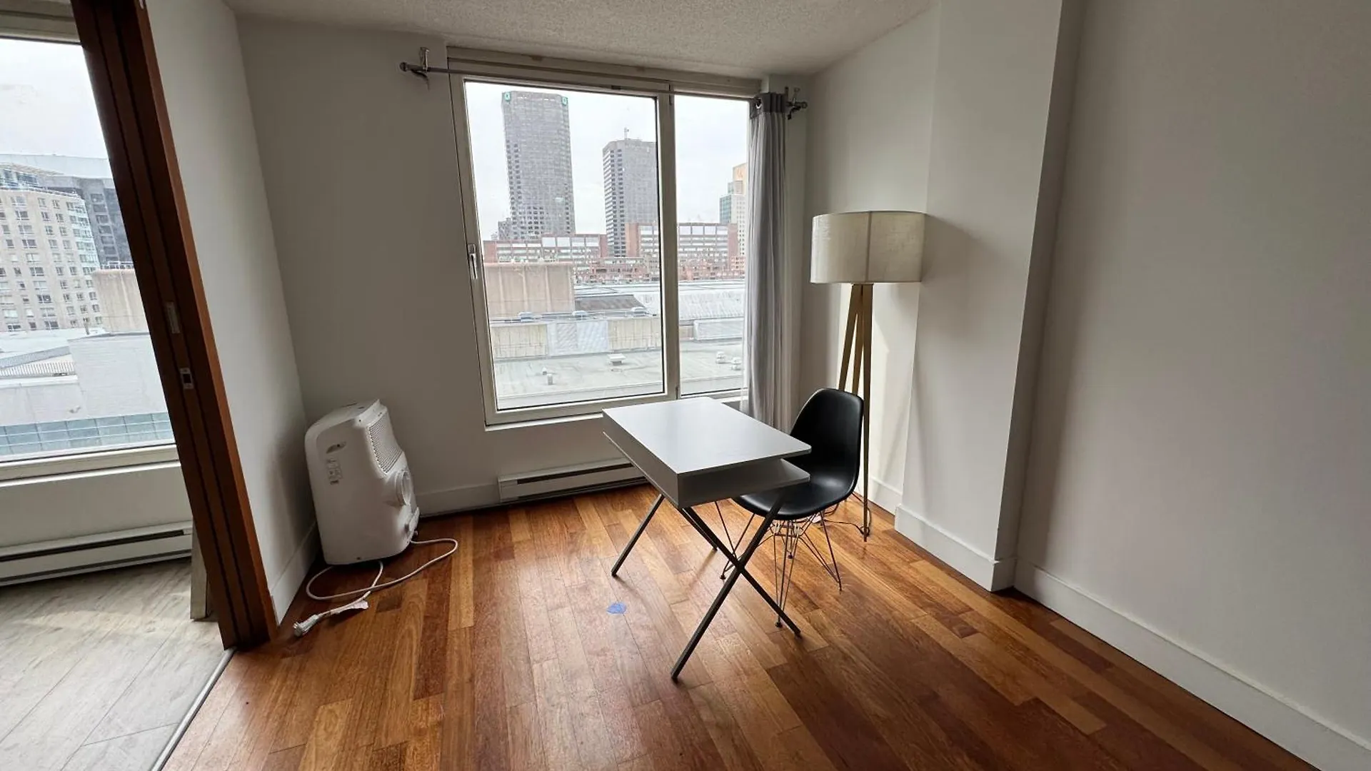 Cozy 1 bedroom in the heart of Old Port Montreal Apartment