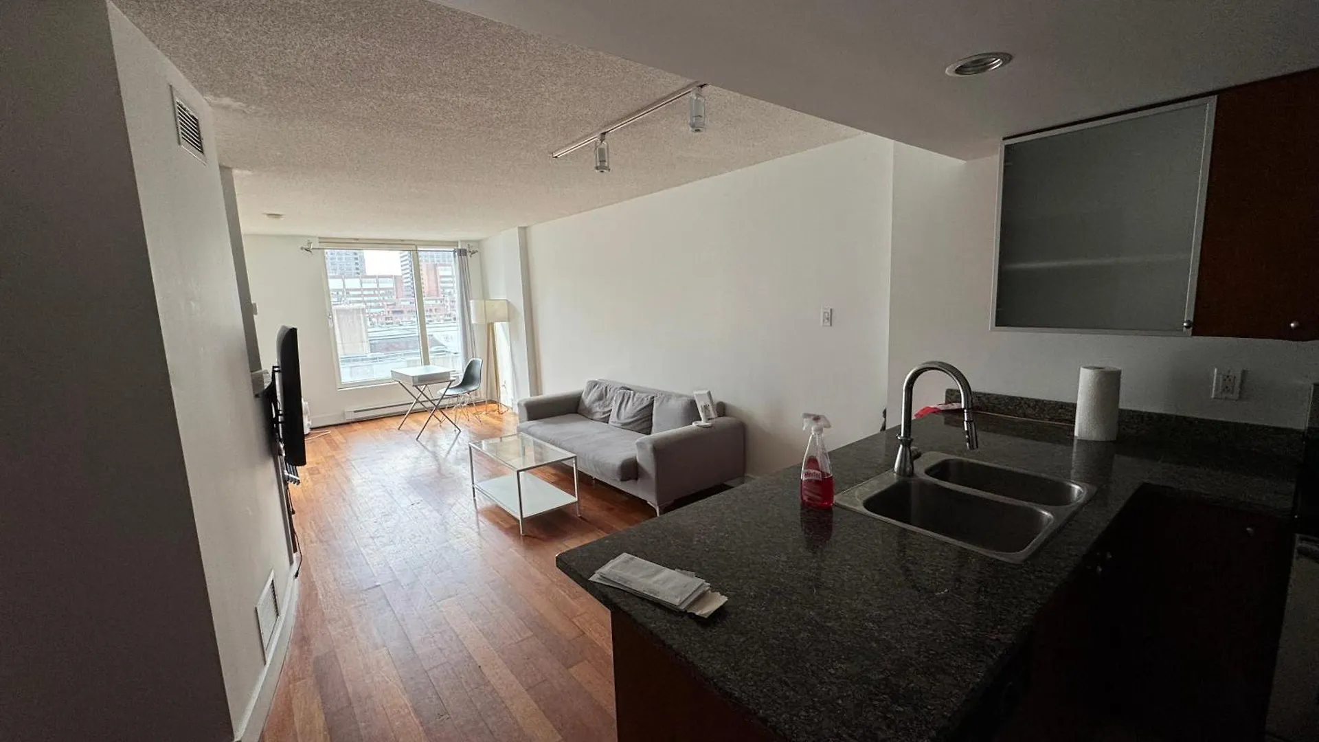 Cozy 1 Bedroom In The Heart Of Old Port Montreal Canada